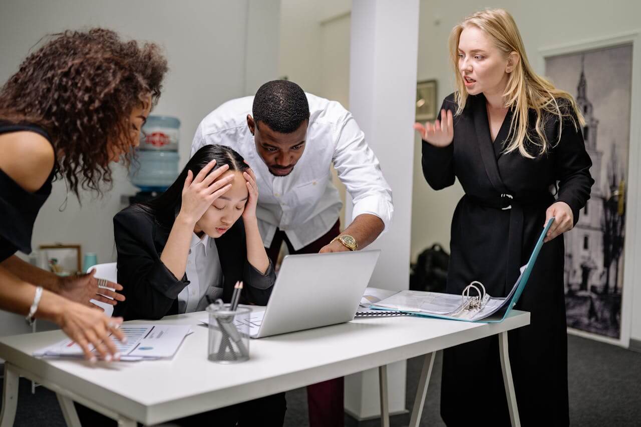 Các cách dùng concerned với giới từ khác nhau