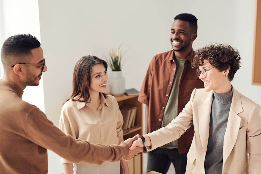 Trường Hợp Nào Là Người Nước Ngoài Cư Trú Hay Không Cư Trú