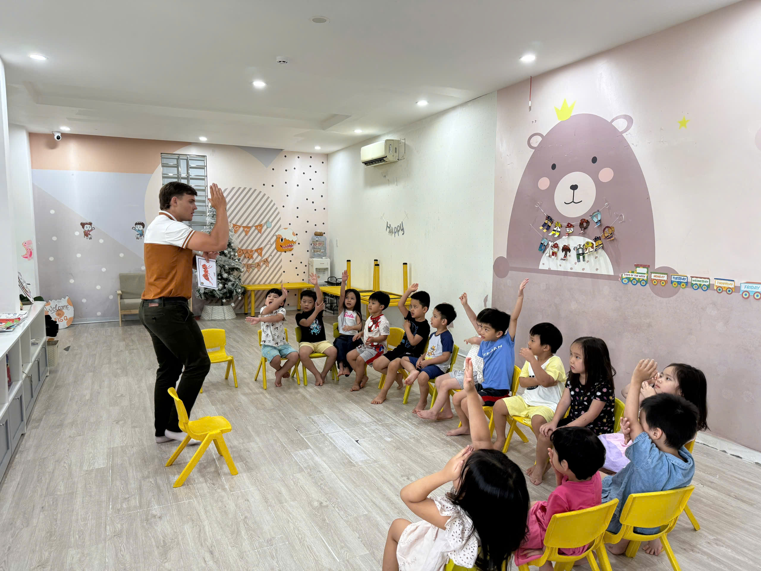 Học tiếng anh với giáo viên nước ngoài