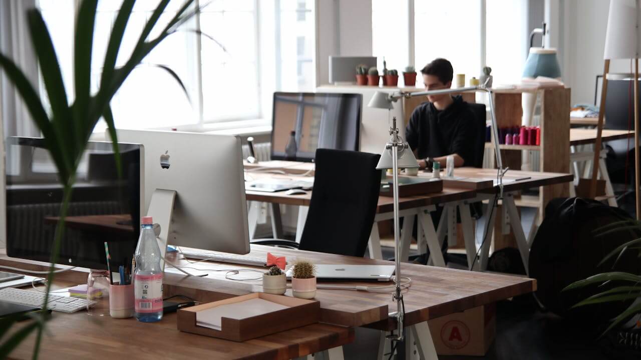 Người Nước Ngoài Có Phải Tham Gia BHXH Bắt Buộc Không