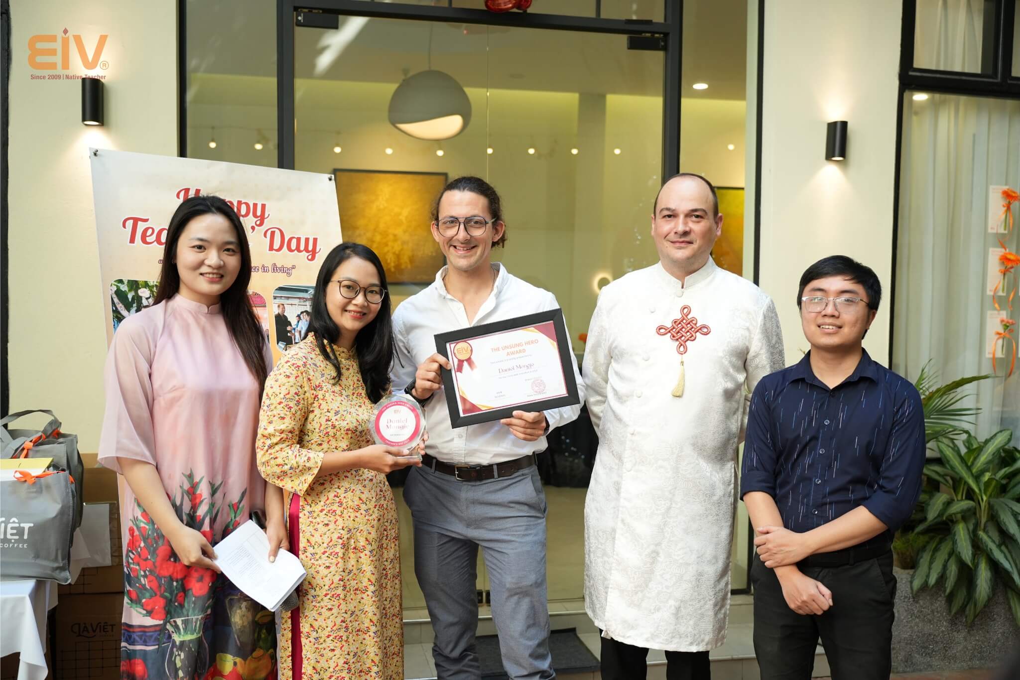 HINH ANH HOAT DONG EIV 1