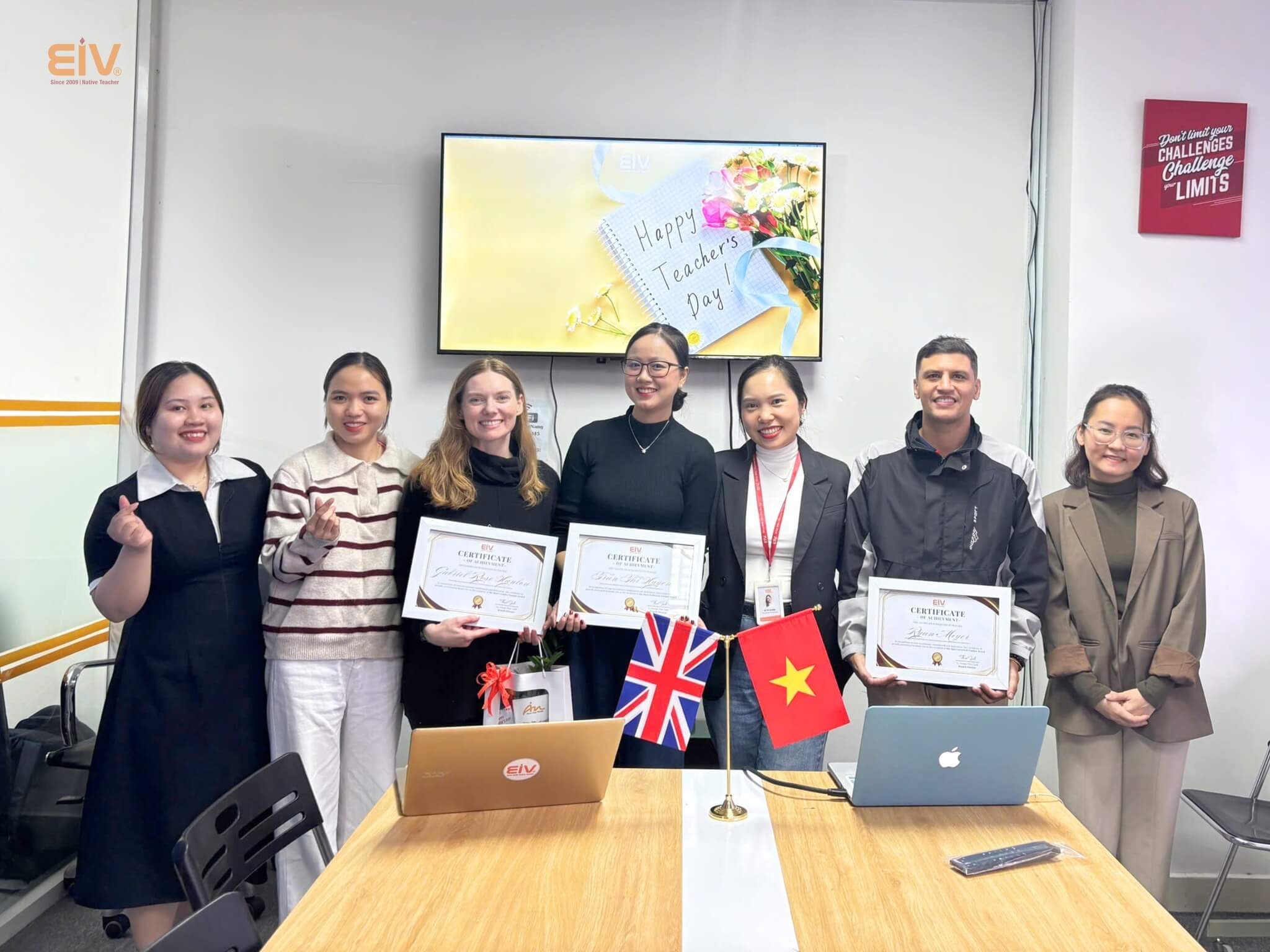 HINH ANH HOAT DONG EIV 3