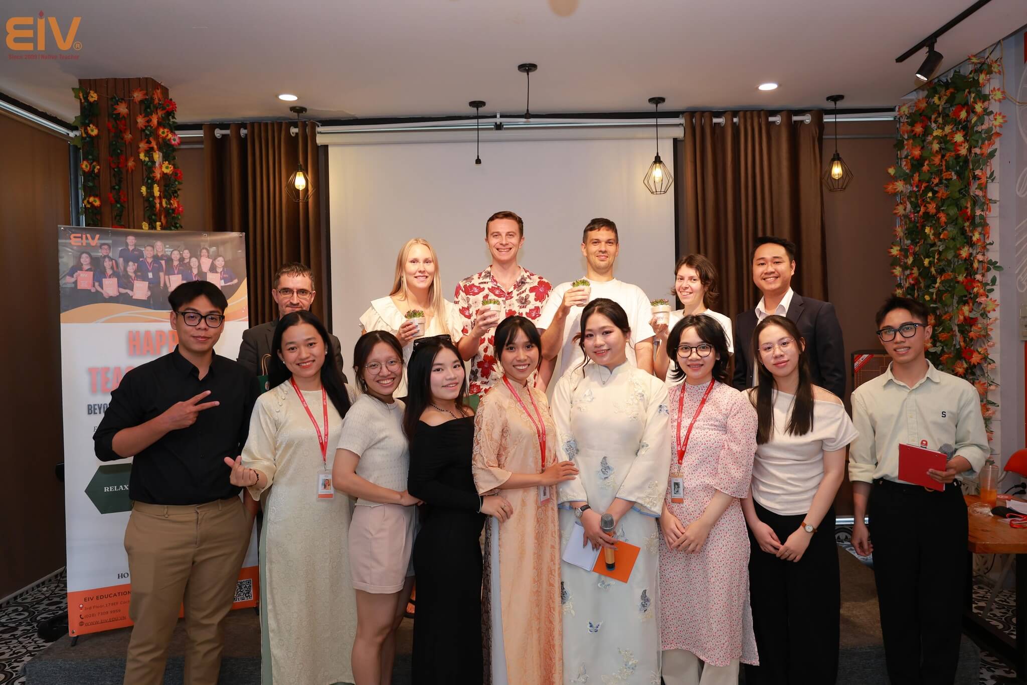 HINH ANH HOAT DONG EIV 4