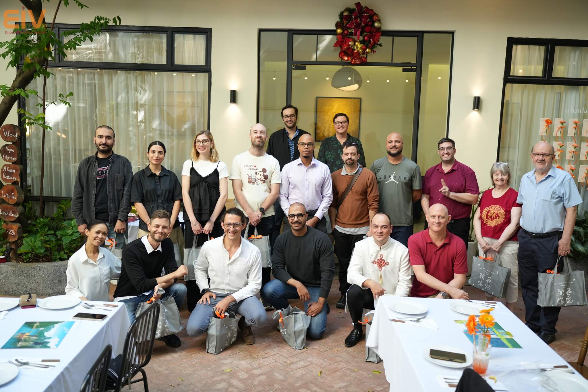 HINH ANH HOAT DONG EIV 5