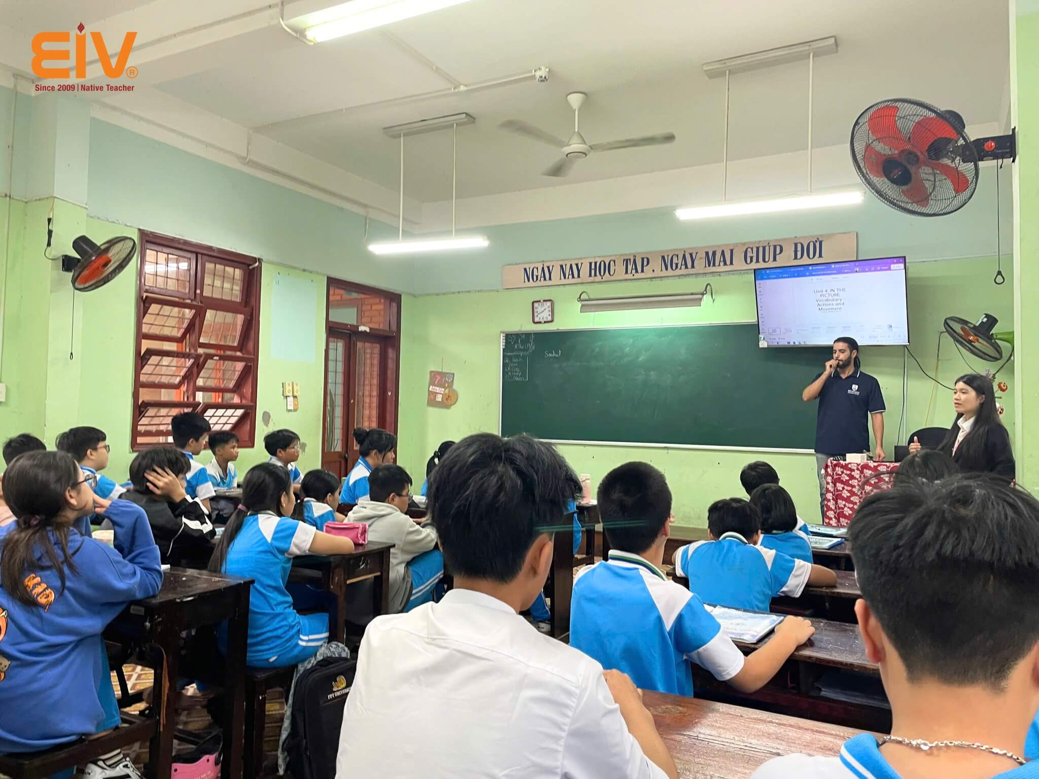 Chương trình tiếng Anh liên kết vẫn được phép thu phí